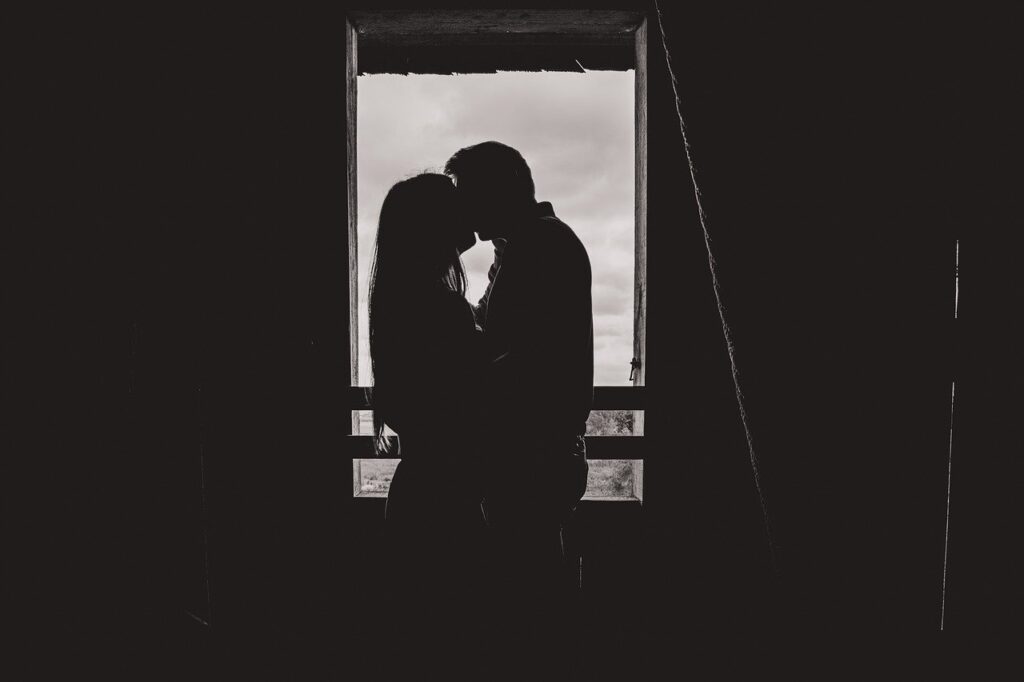 couple-doorway-BW